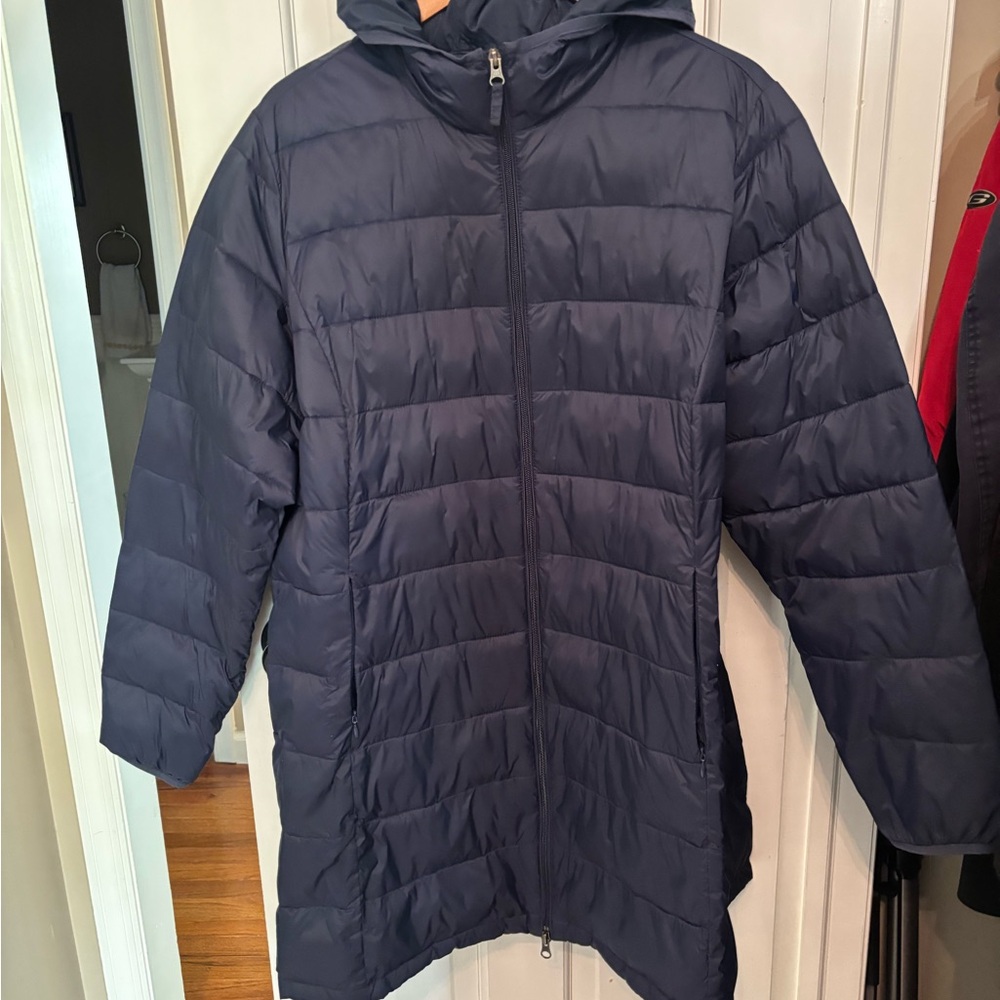 Amazon Essentials light insulated navy puffer parka with hood